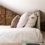 Bed and Breakfast Maas En Heuvel Maastricht 4*