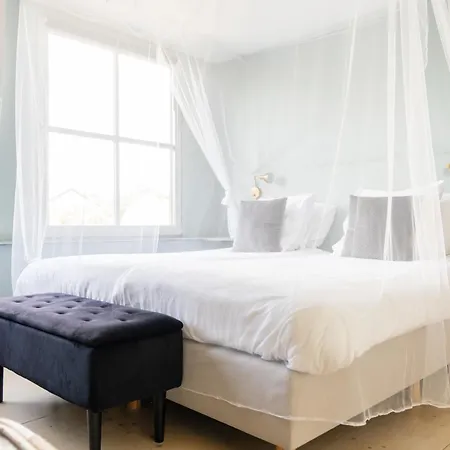 Maas En Heuvel Maastricht 4* 아이스덴